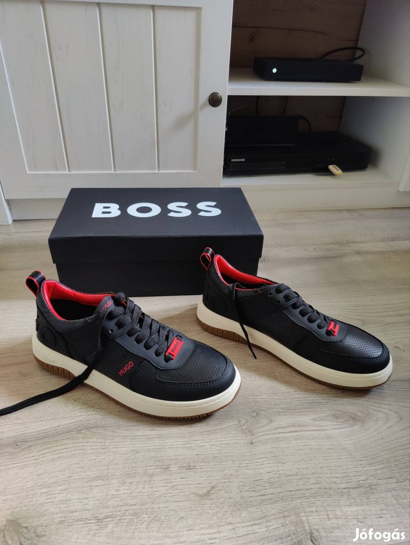 Új Hugo Boss cipő 