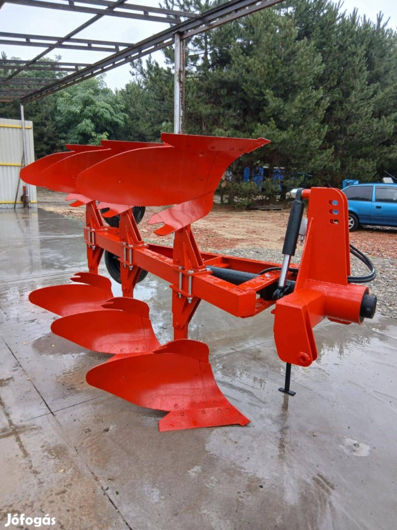 Új IH 3 fejes váltvaforgató eke