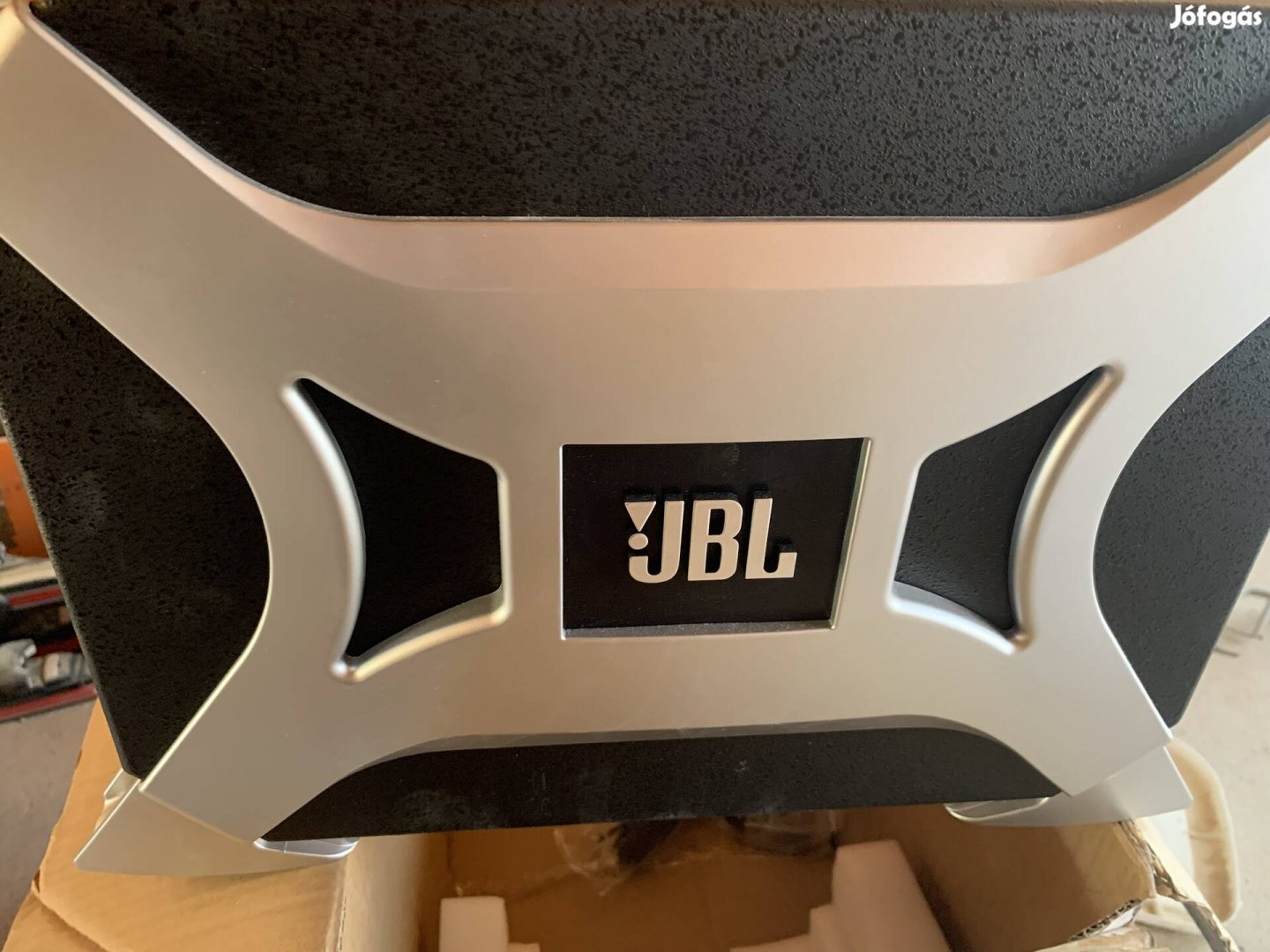 Új JBL Basspro 2 aktív mélynyomó