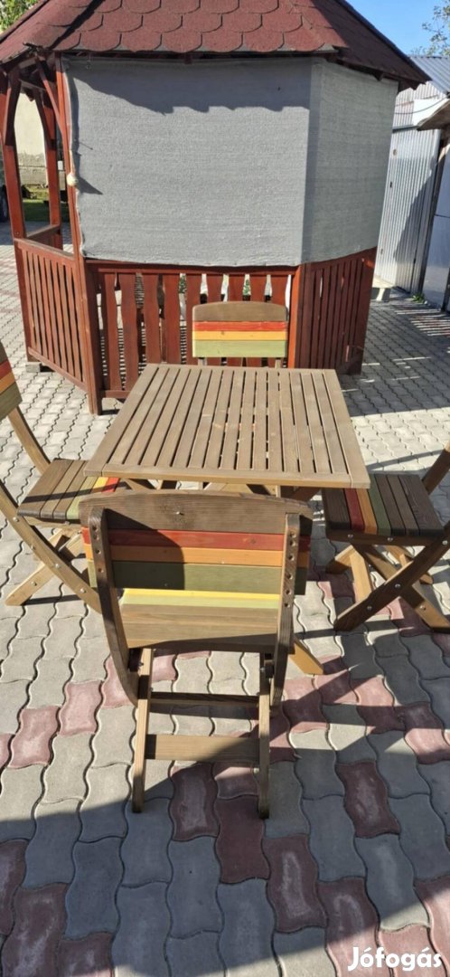 Uj Kerti Fa garnitúra 4szék asztallal.fenyő, szines székkel!