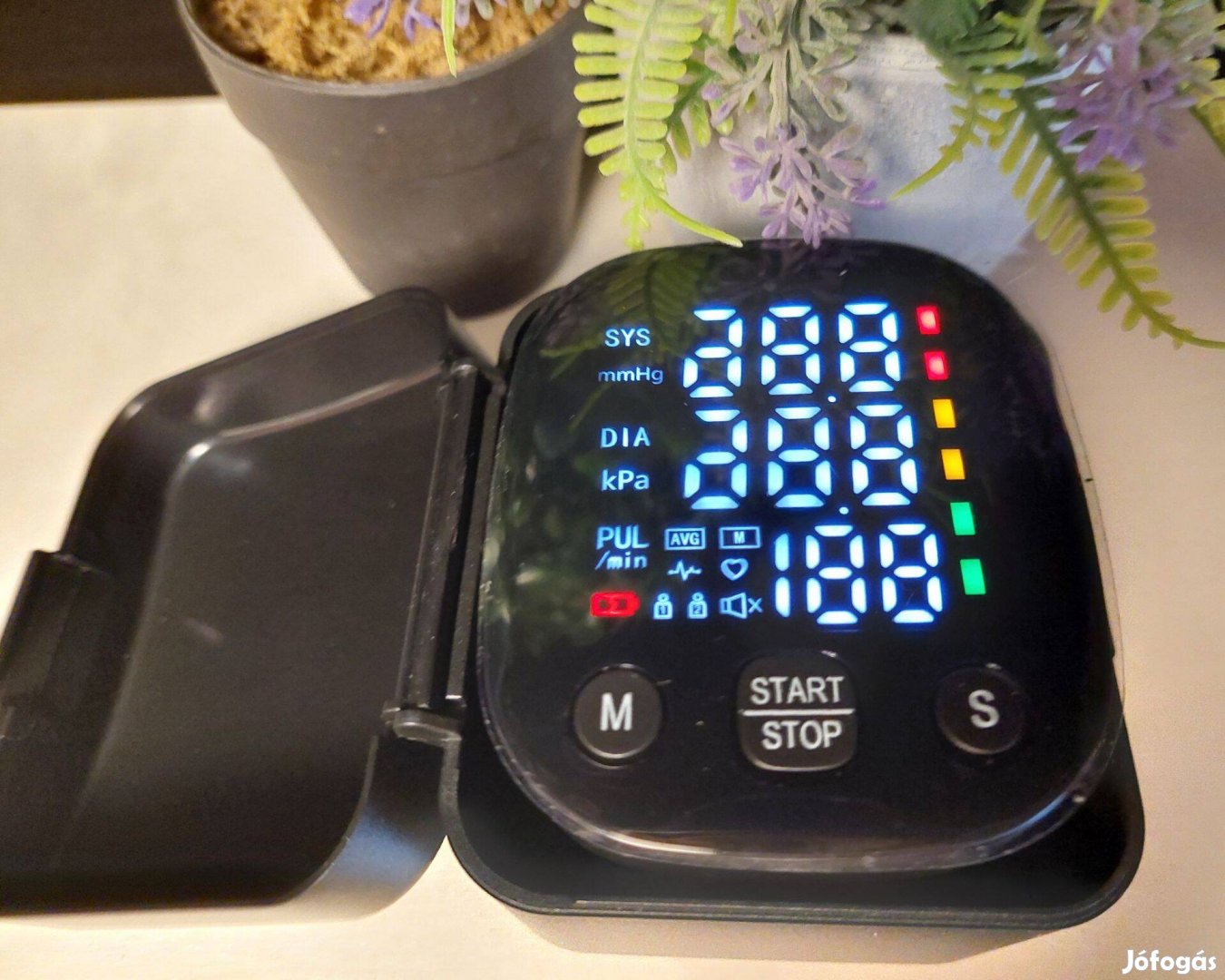 Új LED es újratölthető csuklóra helyezhető vérnyomásmérő angol nyelvű