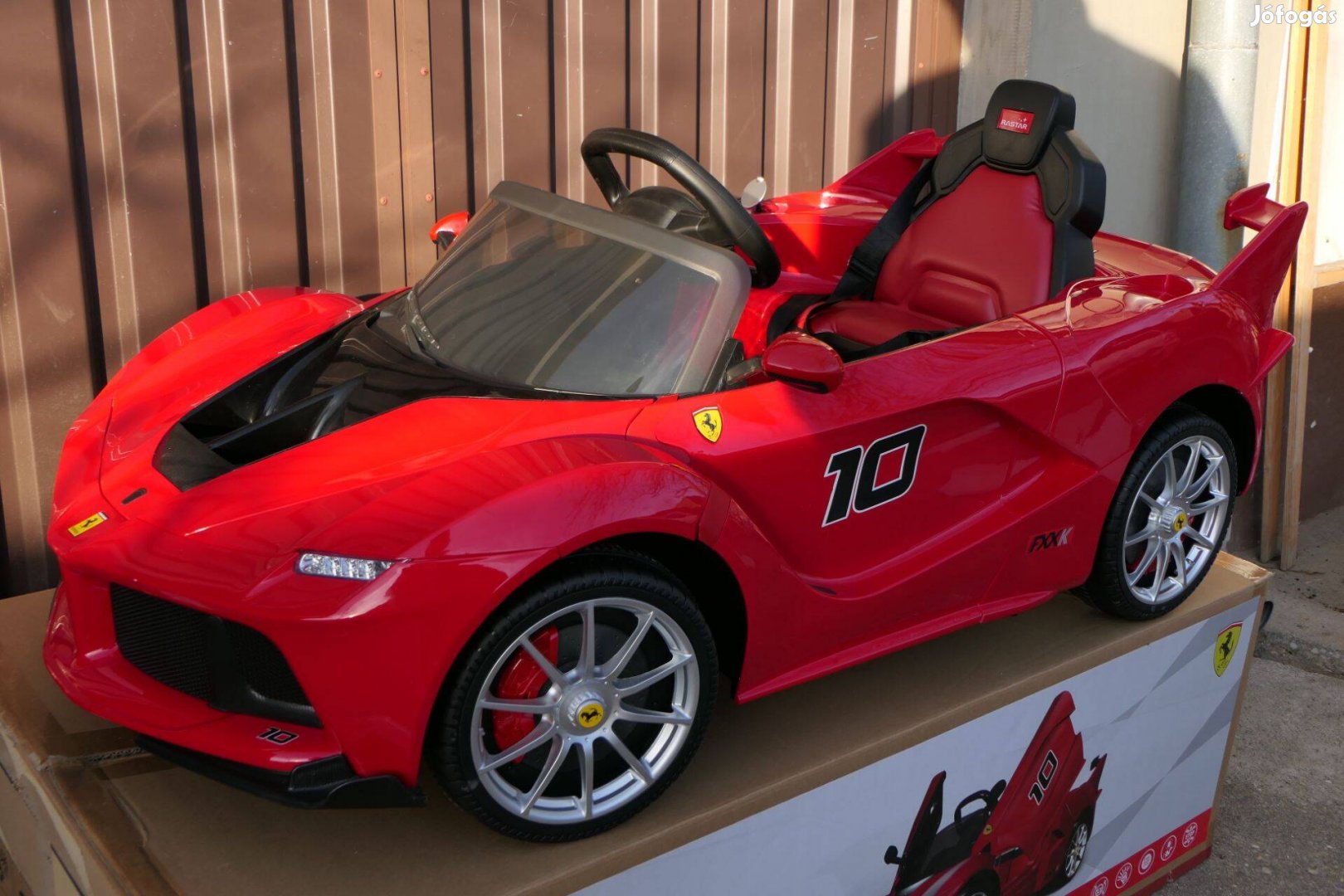 Új La Ferrari beleülős elektromos kisautó 12V autó gyerek jármű