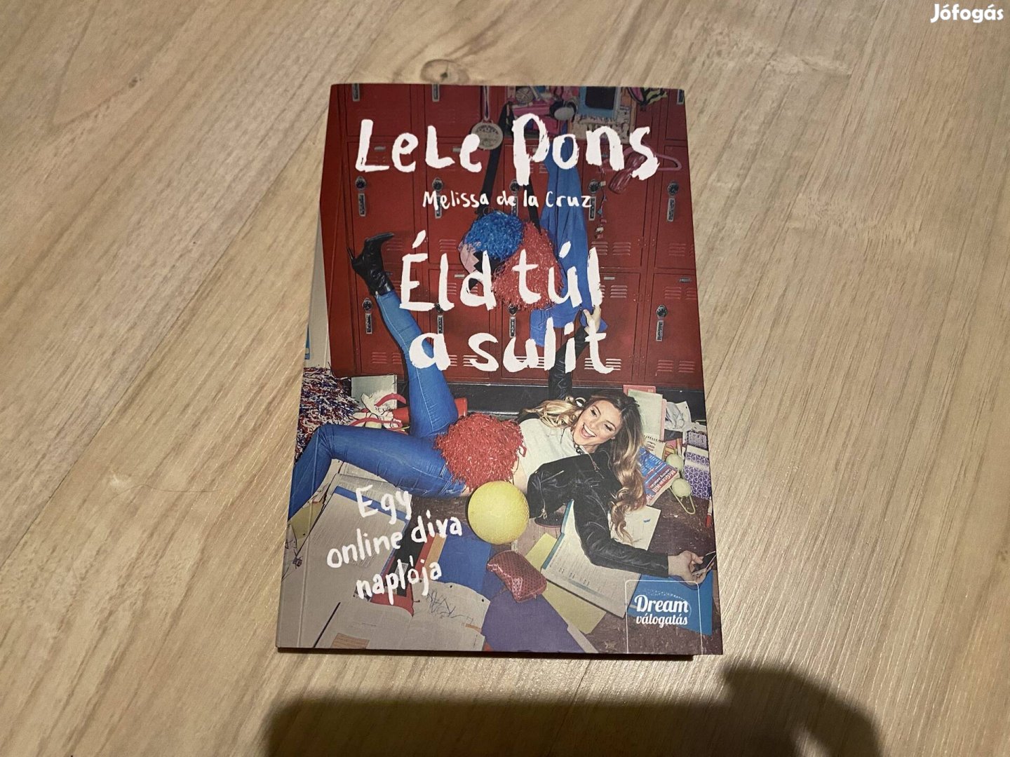 Új Lele Pons éld túl  a sulit könyv