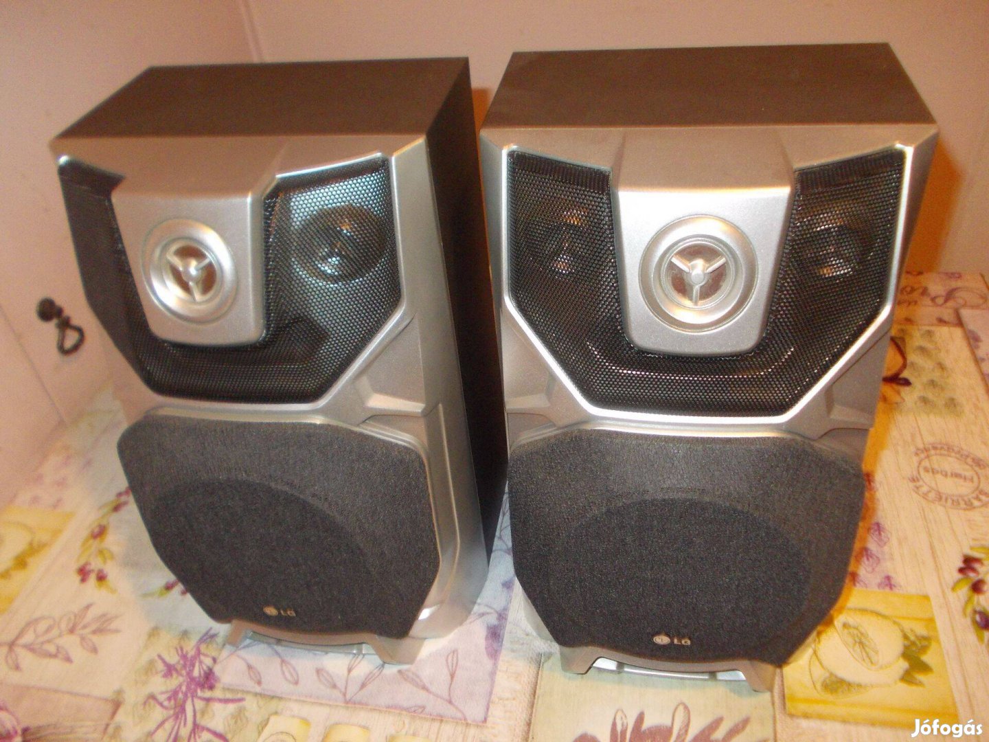 Új Lg hangfal pár 6 ohm 40 watt csak párban együtt eladó
