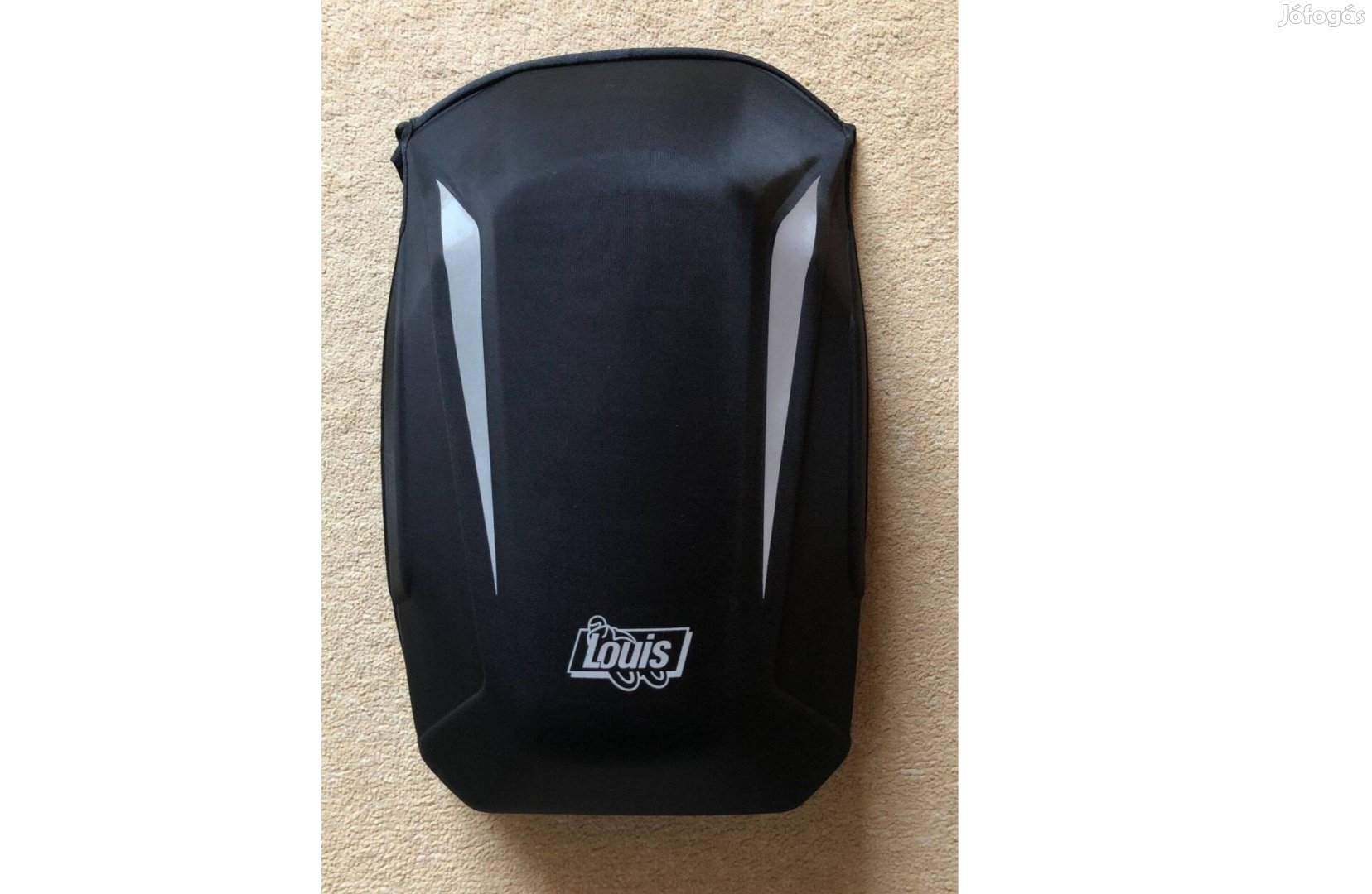 Új Louis fekete színű, merevfalú motoros hátizsák (18 liter)