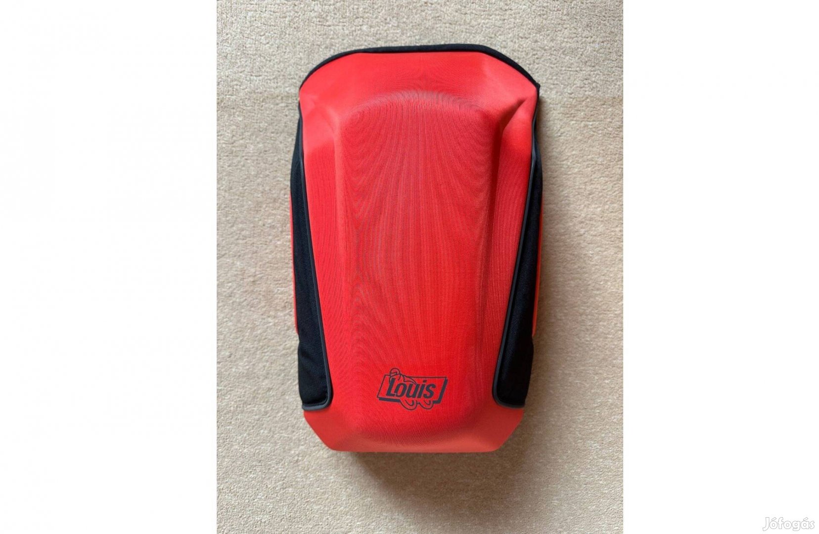Új Louis piros színű, merevfalú motoros hátizsák (18 liter)