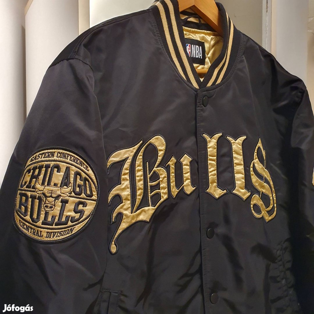 Új M-es Chicago Bulls NBA varsity bomber dzseki kabát