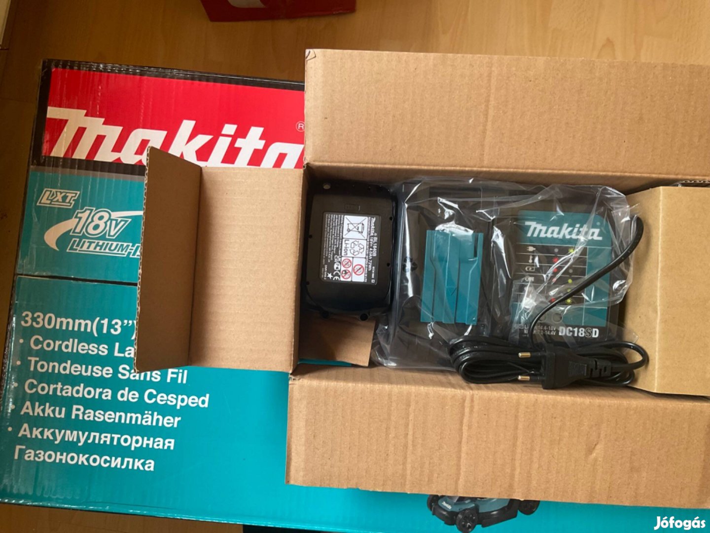 Új Makita töltő+Akku eladó dobozában. Gyári BL1840B+Gyári Töltő