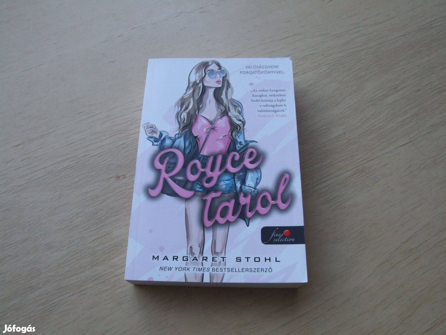 Új Margaret Stohl Royce tarol