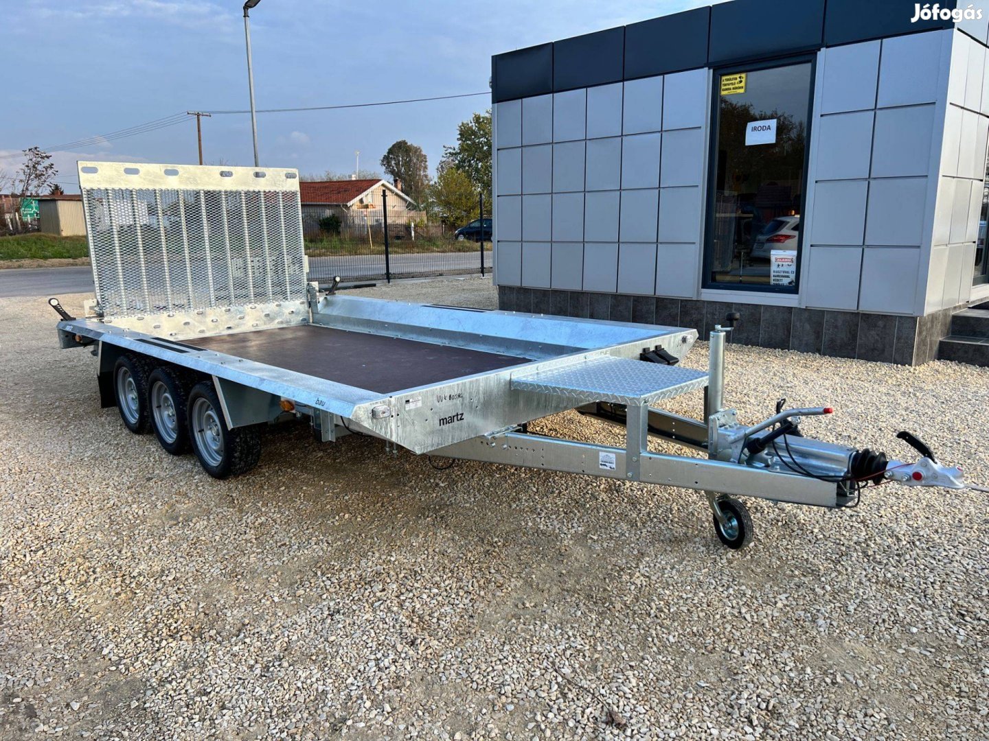 Új Martz 3500 kg-os gépszállító utánfutó eladó készletről elvihető