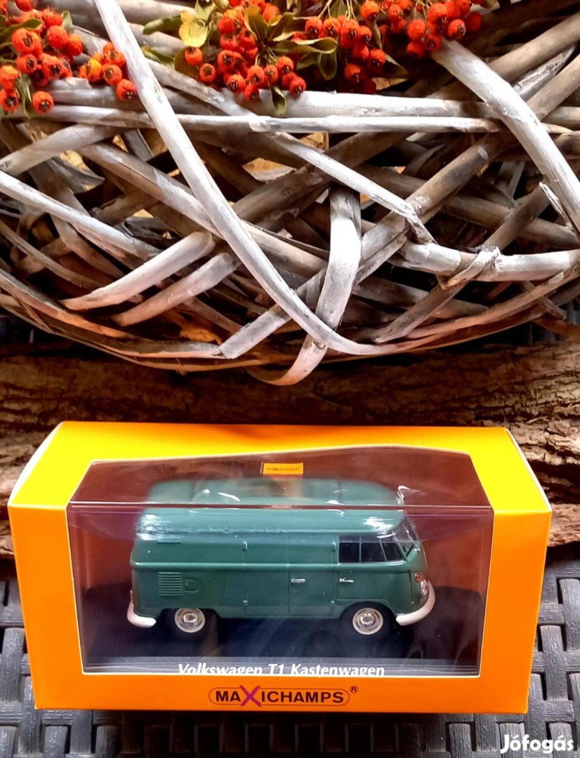 Új Maxichamps Volkswagen T1 Transporter 1:43 modell