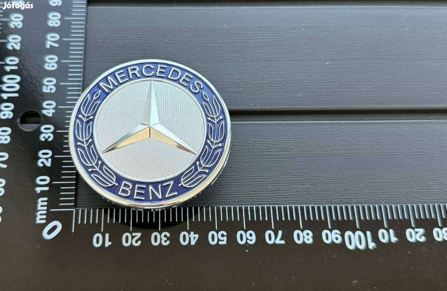 Új Mercedes 57mm Motorház Gépház Géptető Kiegészítő Embléma Jel