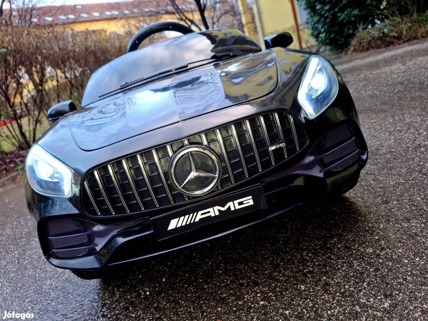 Új Mercedes AMG GT gyerek elektromos sport autó 12V.