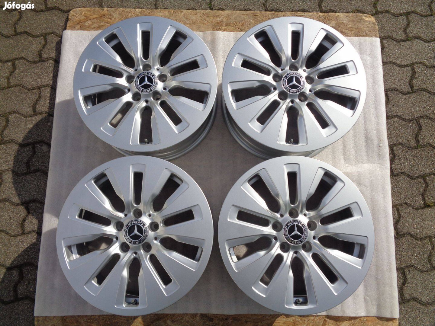Új Mercedes Gyári alufelni 17-es C osztály W206, szenzorral eladó