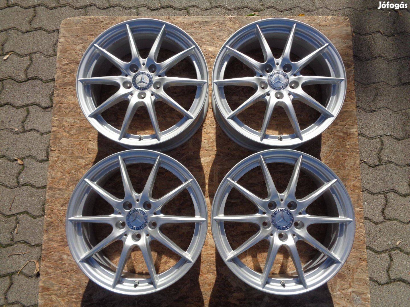 Új Mercedes Gyári alufelni 17-es, nyomás szenzorral eladó