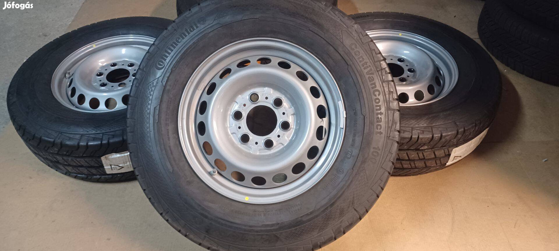 Új Mercedes Sprinter felnik 6x130 6,5x16 225/75 R16 új nyári gumikkal