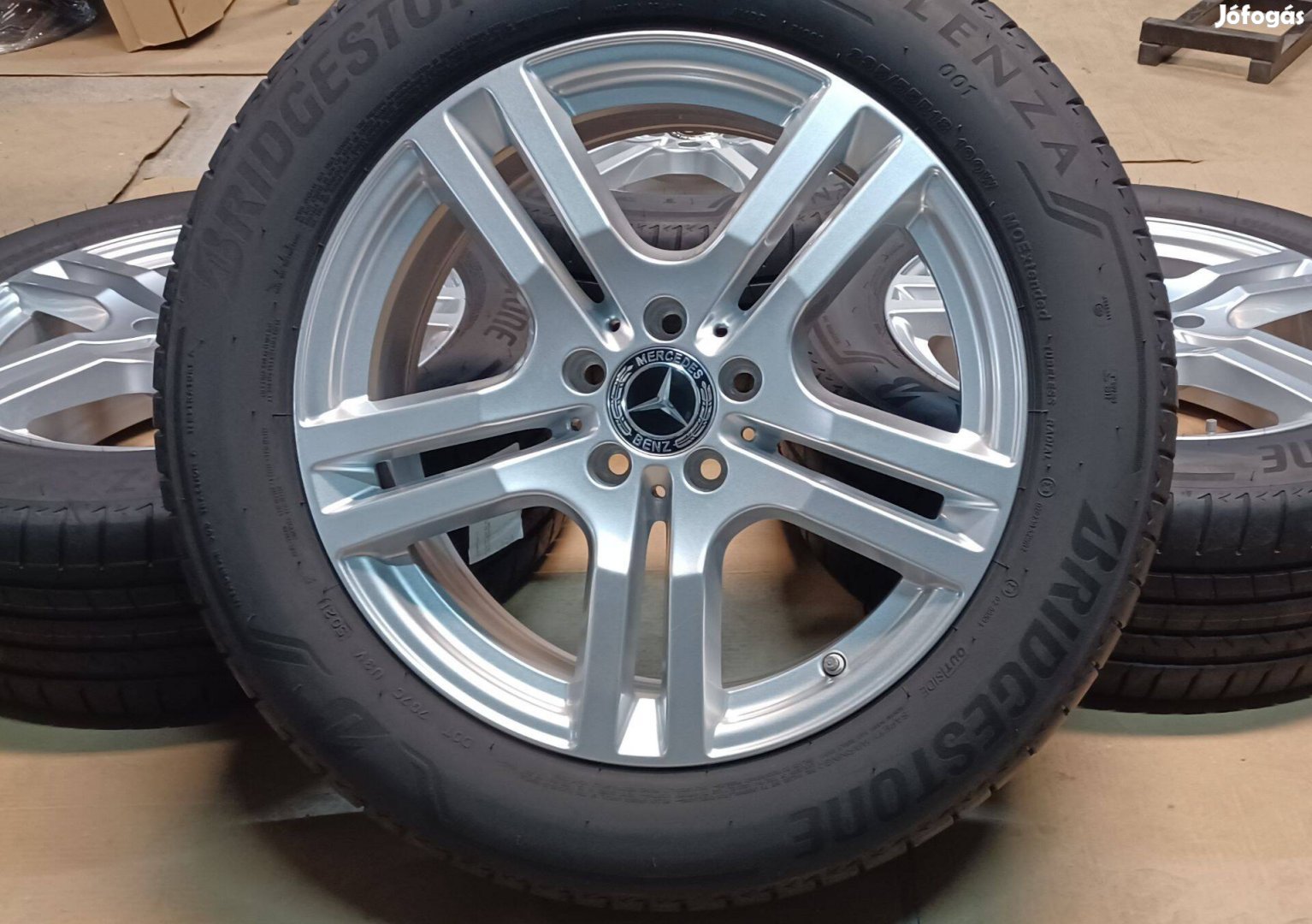 Új Mercedes W247 GLA GLB 5x112 7,5x18 235/55 R18 nyári gumikkal
