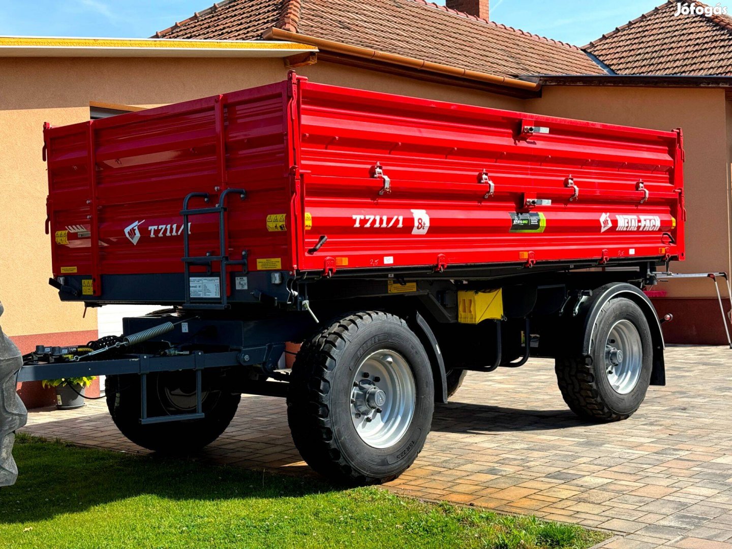 Új Metal Fach T711 pótkocsi
