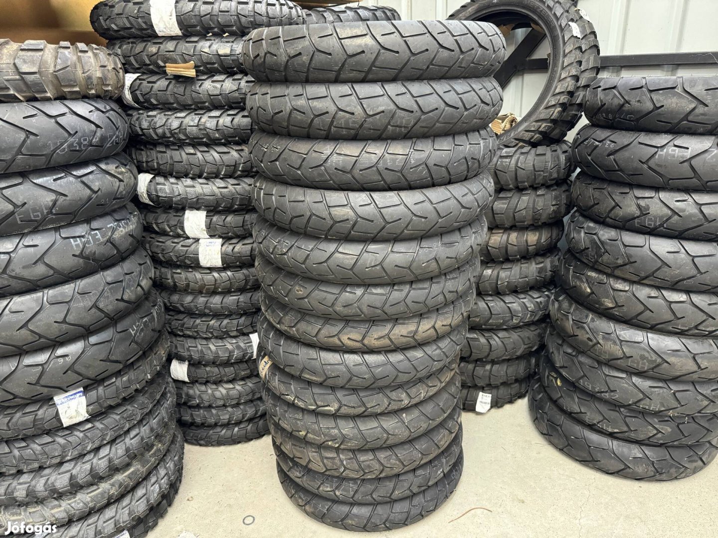 Új Metzeler 140/80 r17 110/80r19 Akciós Gumik