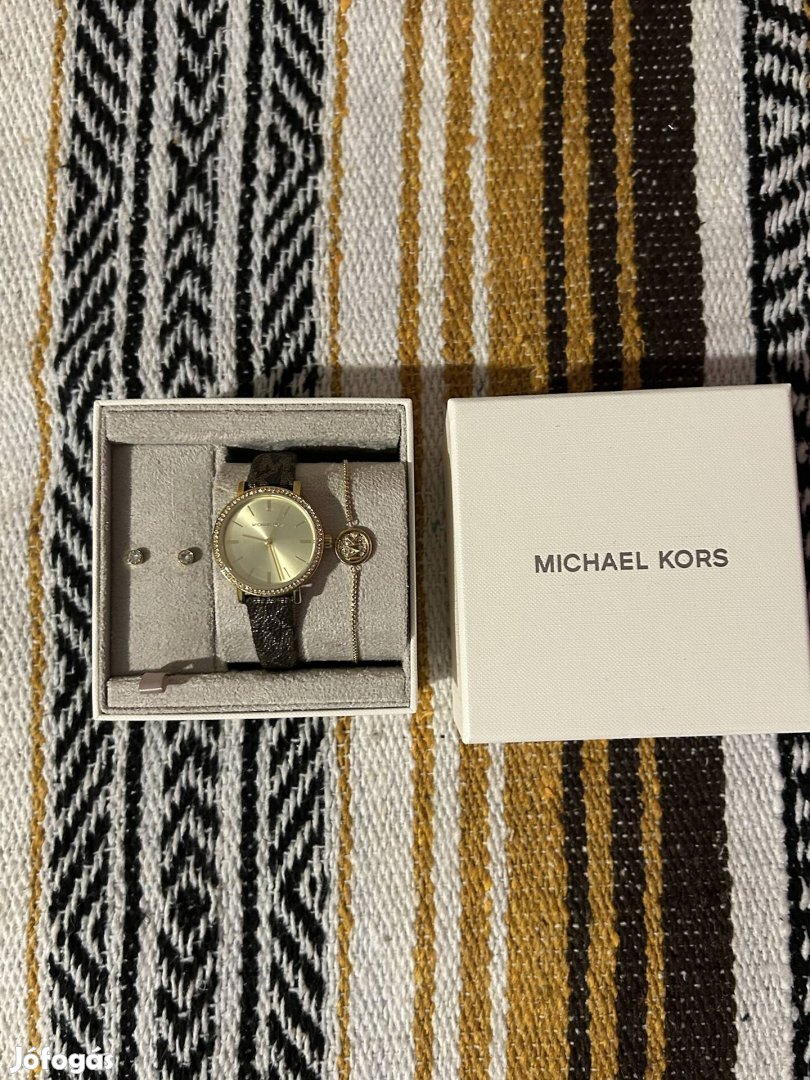 Uj Michael Kors noi karora