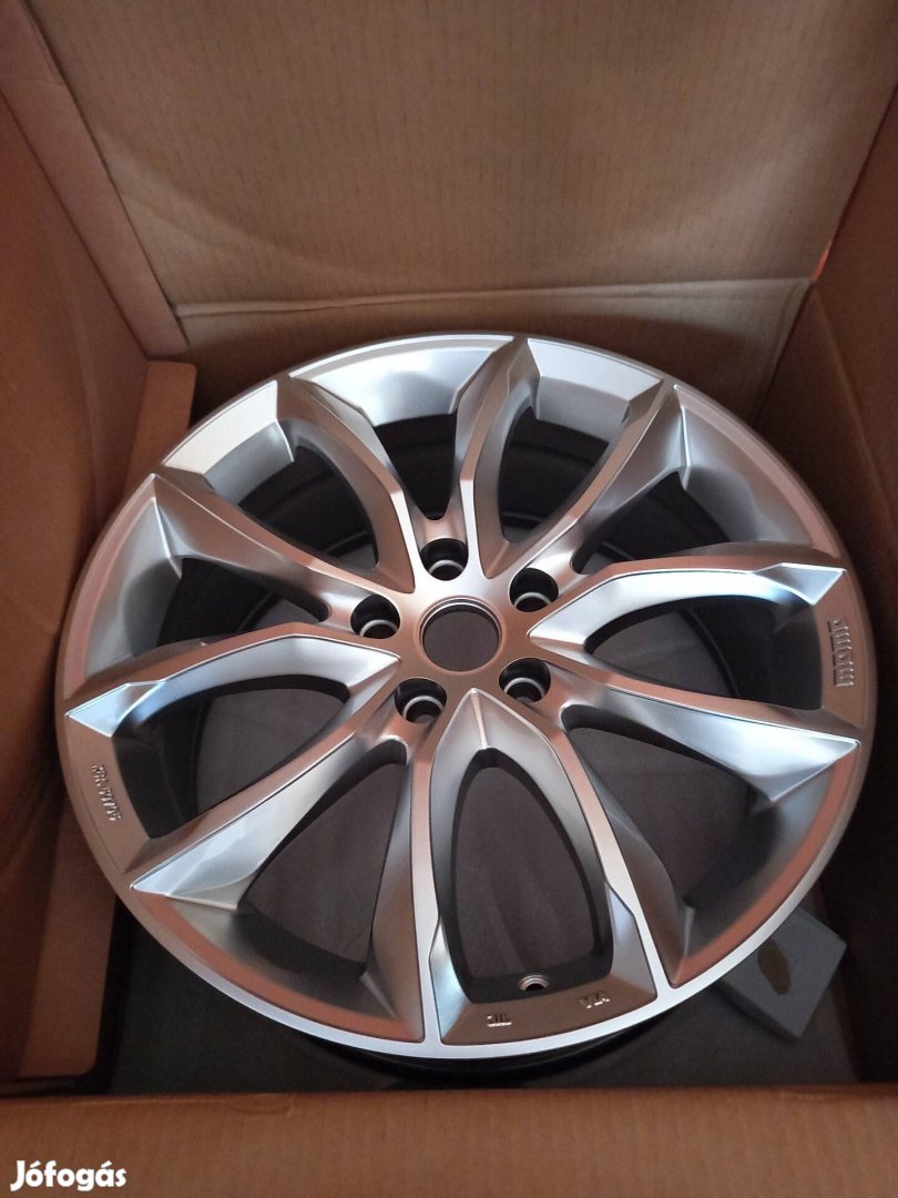 Új Momo Screamjet hsi felniszett 5x112