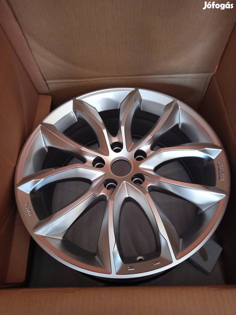 Új Momo screamjet 5x112 felni szett
