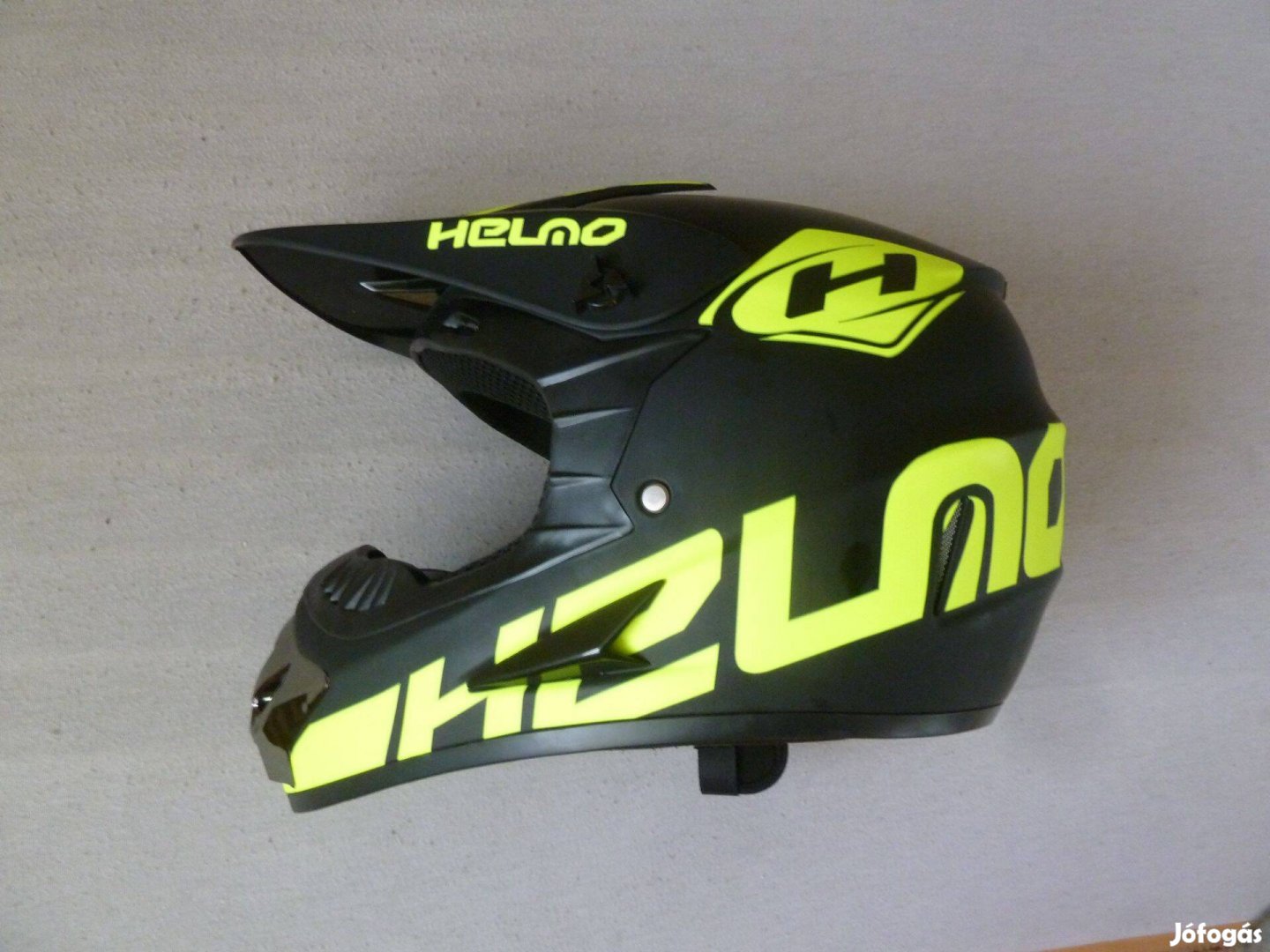 Új Motoros Enduro bukósisak XL-es méretben eladó.Megtekinthe