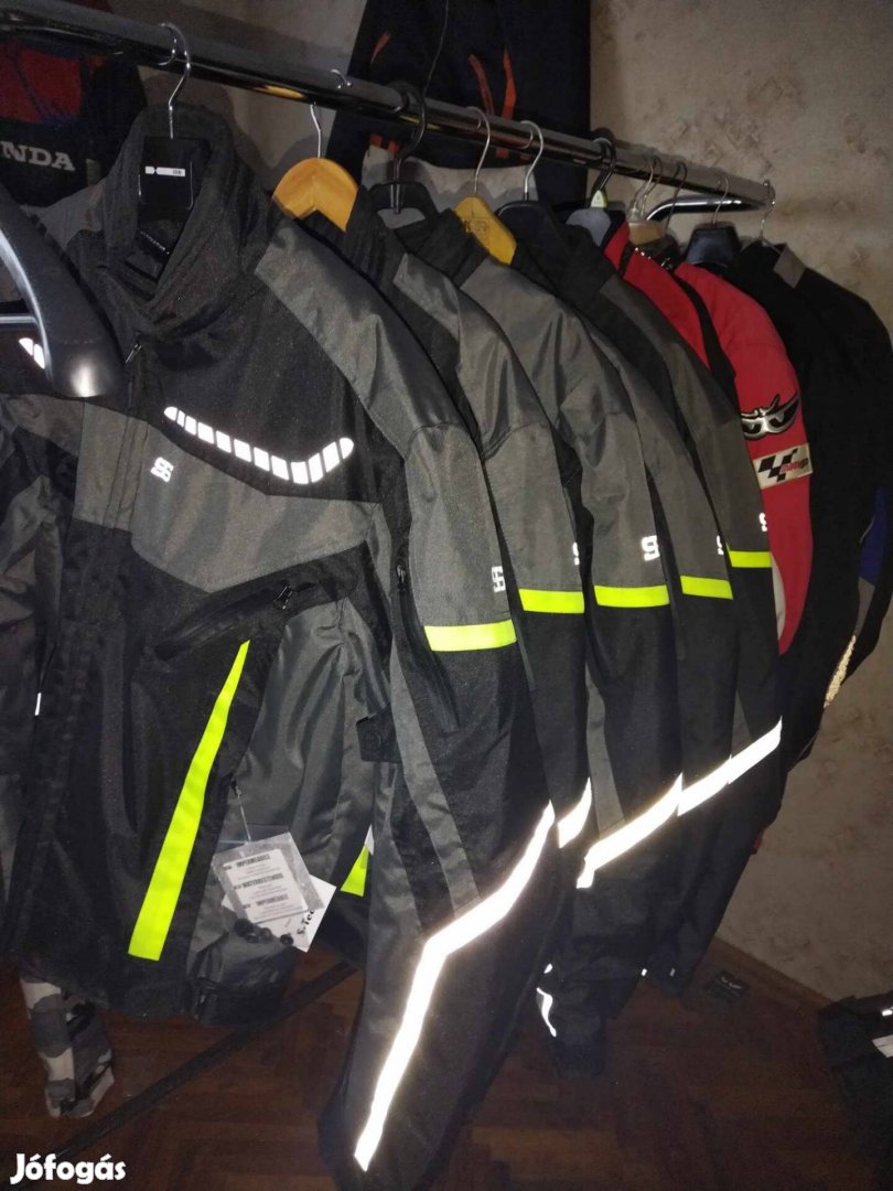 Új Motoros felszerelések kabátok-nadrágok bukósisakok 
