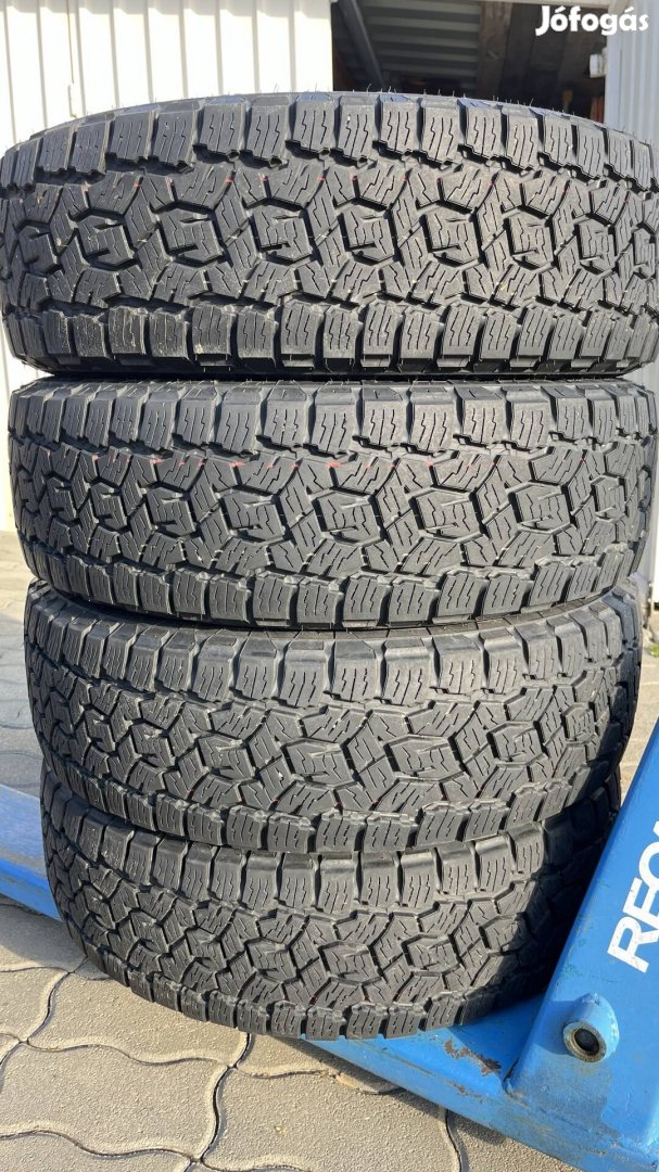 Új Négyévszakos 225/70 R16 Toyo Open Coutry A T 3