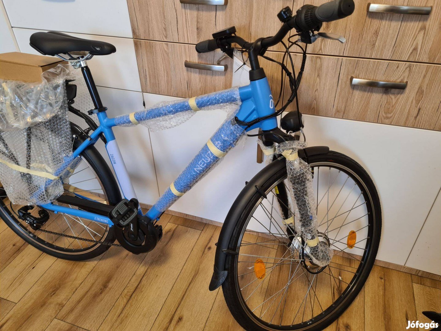 Új Neuzer Zagon férfi 19 Mxus E-Trekking ebike teleszkópos matt kék
