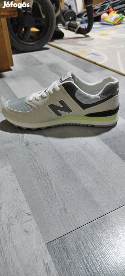 Új New Balance férfi cipő 42-es méret