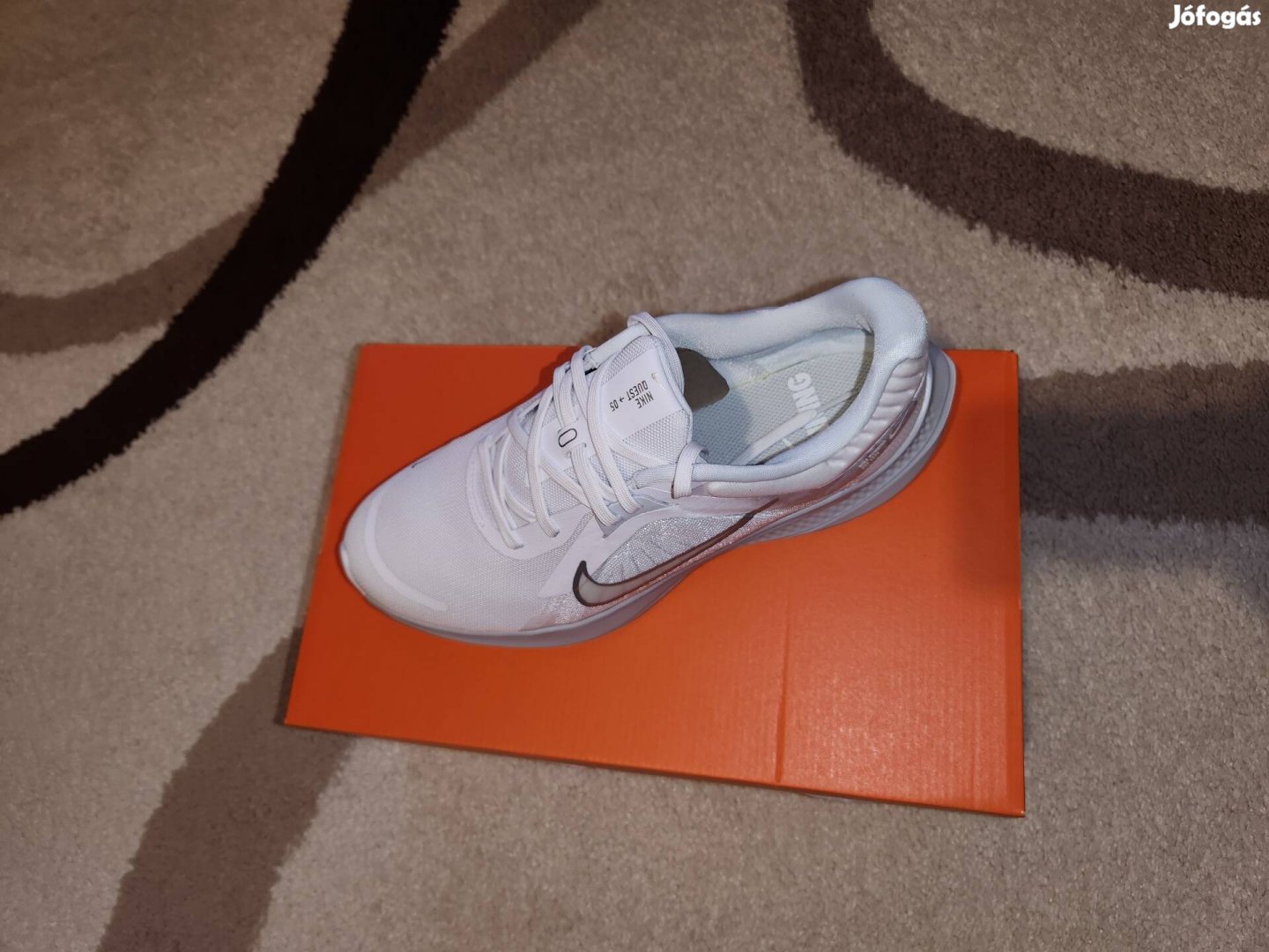 Új Nike Quest-05 cipő 