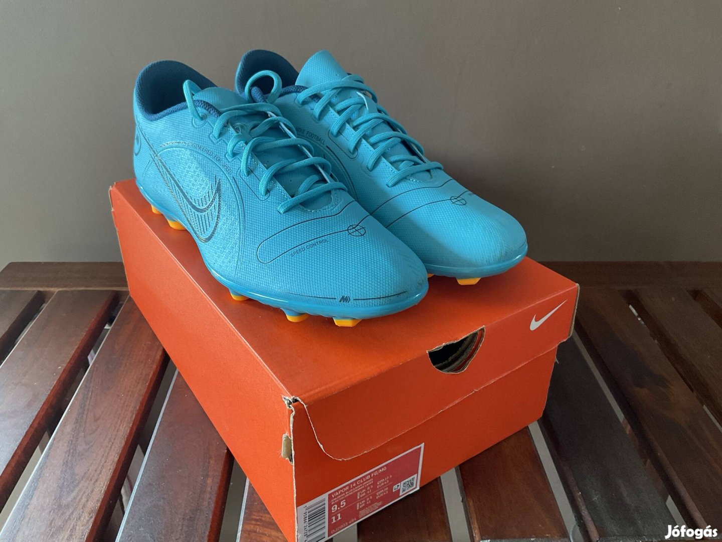 Új Nike Vapor 42 -es futballcipő eladó