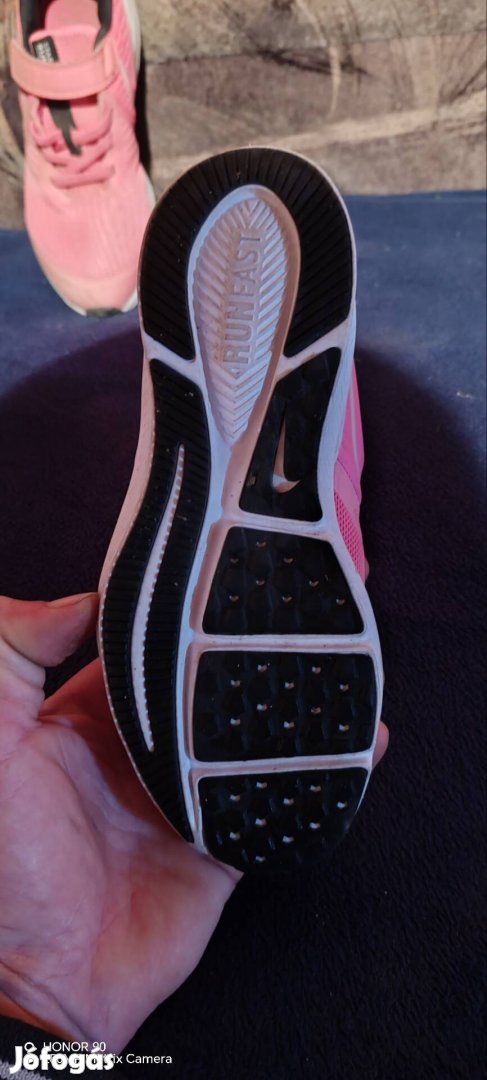 Új Nike cipő és iskola táska egyben 