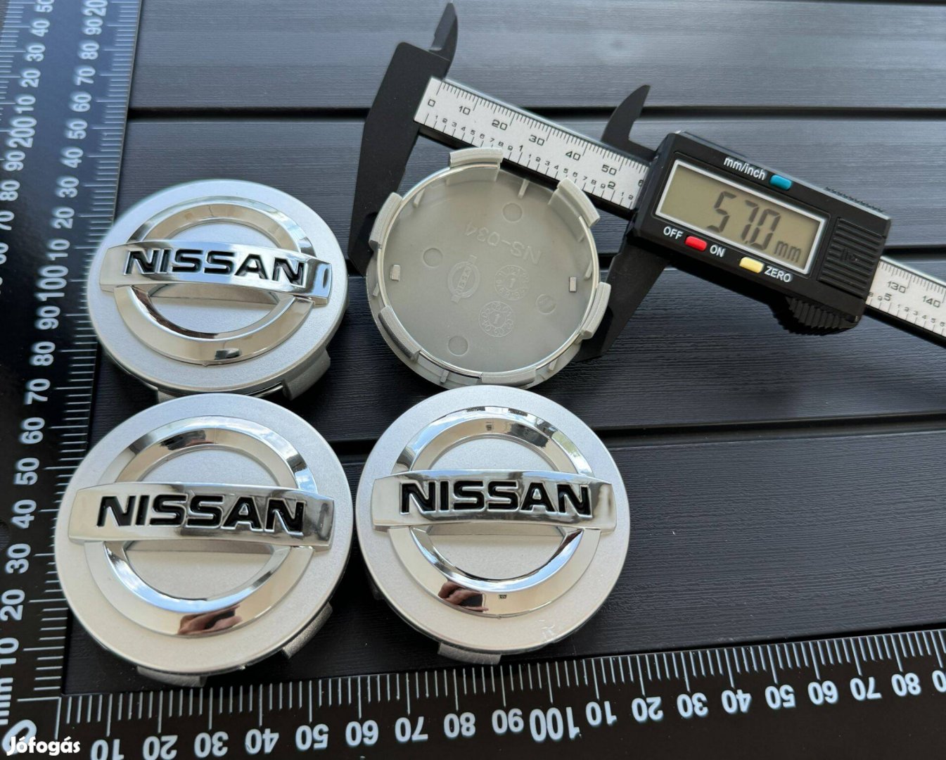 Új Nissan 60mm alufelni felni kupak közép felnikupak felniközép b