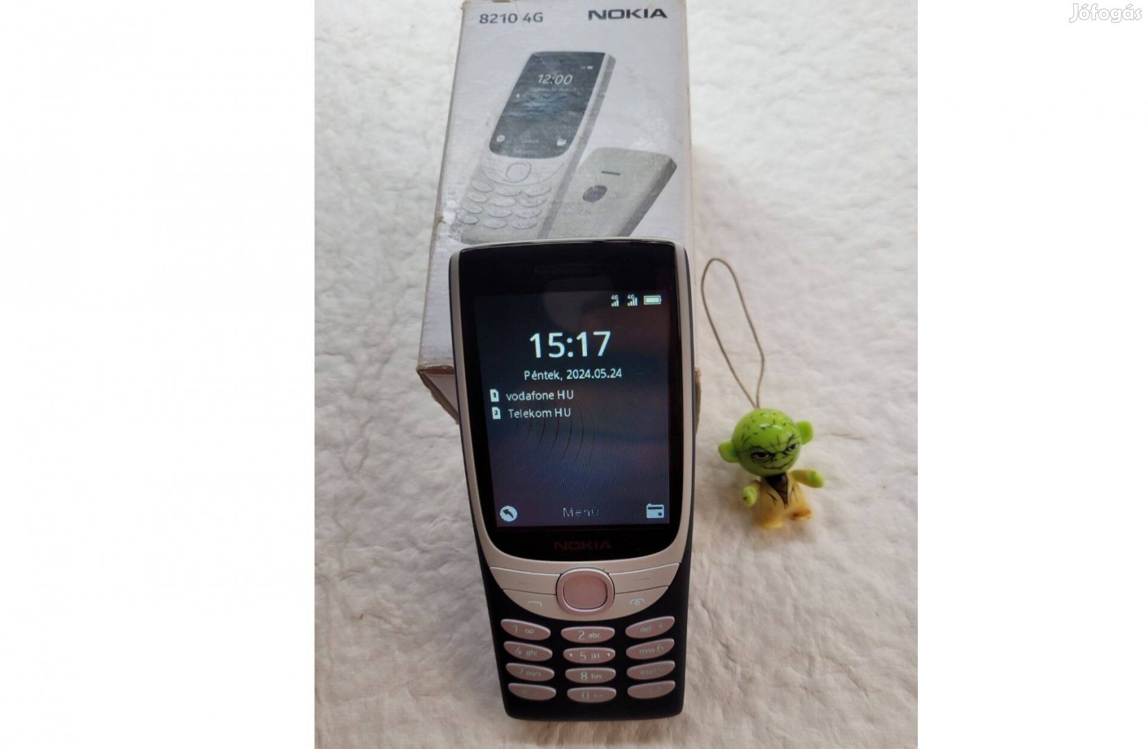 Új Nokia 8210 4G Független mobiltelefon