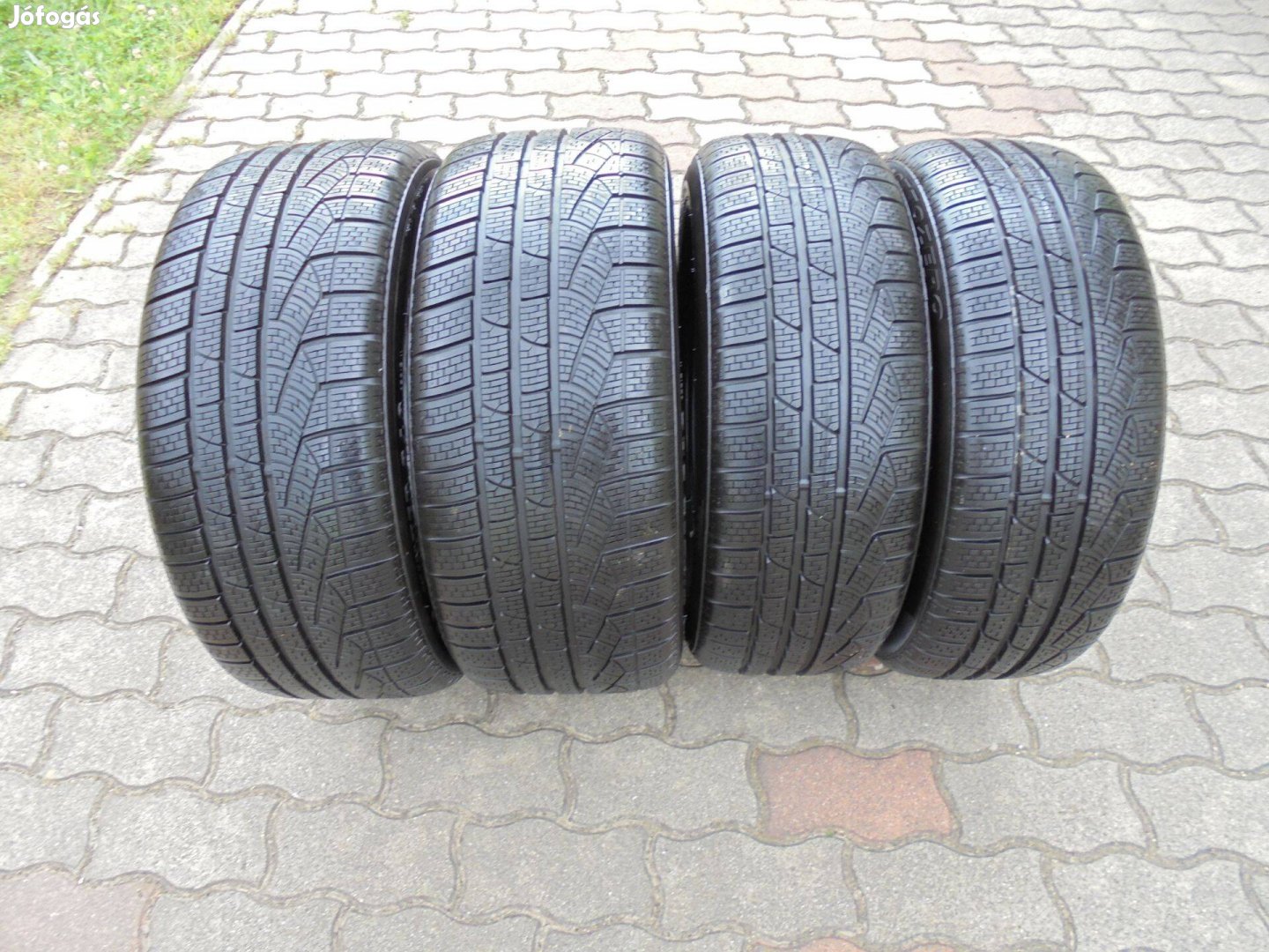 Új Pirelli 235/50-205/55 R17-es kétszéles téli gumi eladó