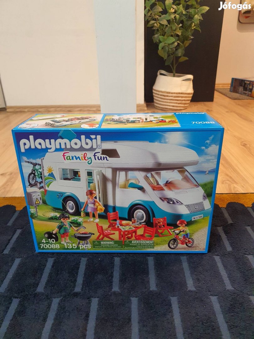 Új Playmobil 70088 lakóautó