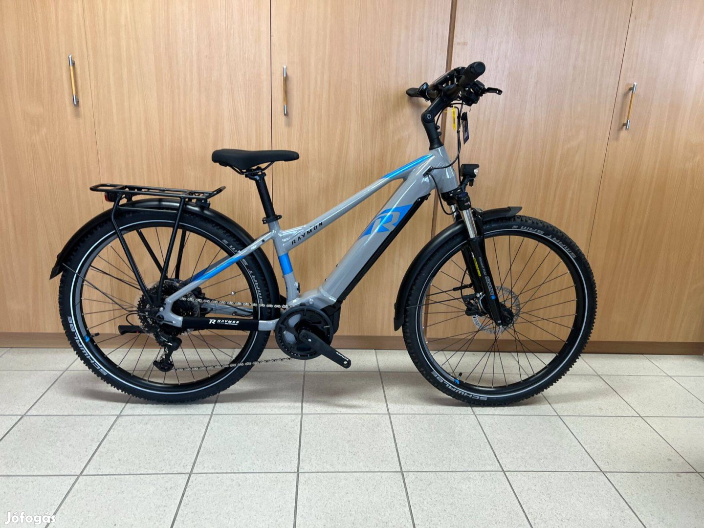 Új Raymon XS méretű 620Watt akkus trekking ebike elektromos kerékpár