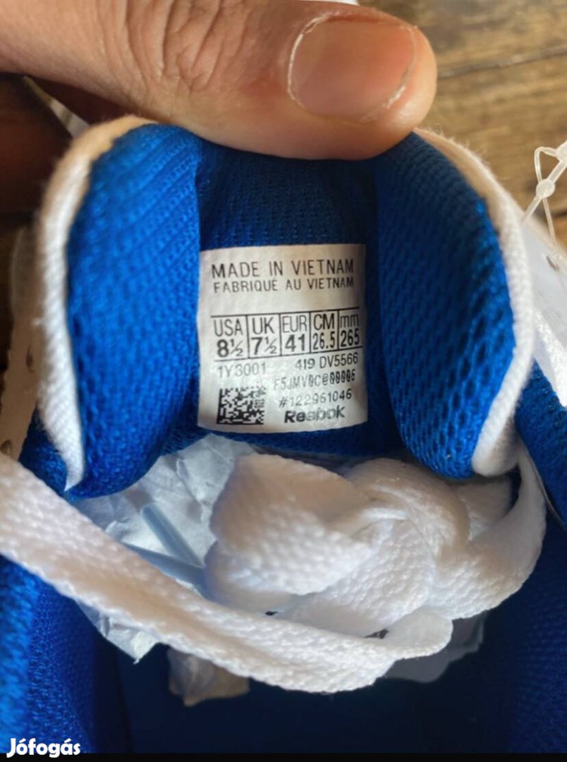 Uj Reebok cipő