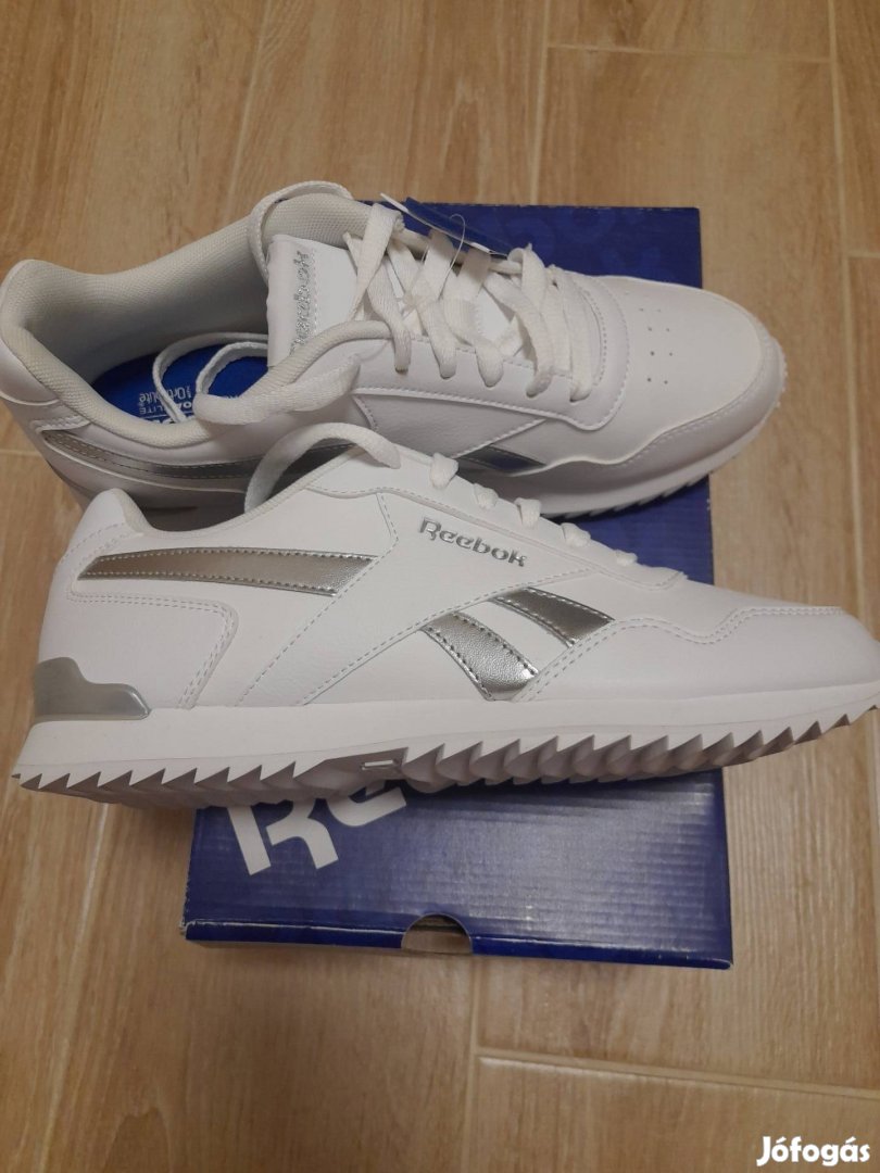 Új Reebok női bőr cipő