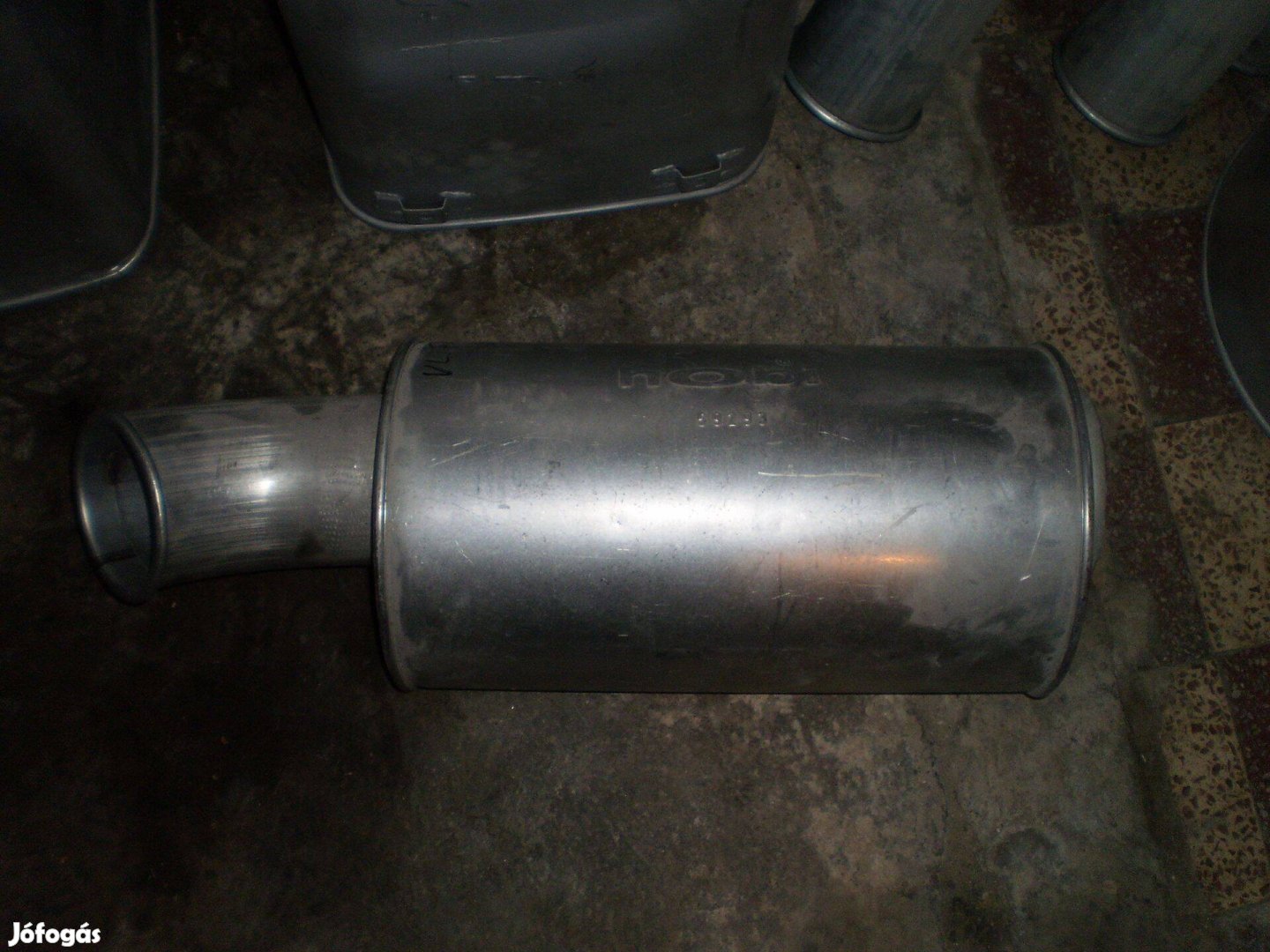 Új Renault Magnum Premium kipufogódob Gyári szám: 7420564258