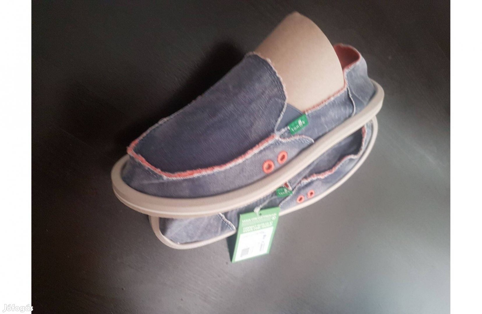 Új Sanük (amerikai márka) farmerkék színű slip-on cipő 37