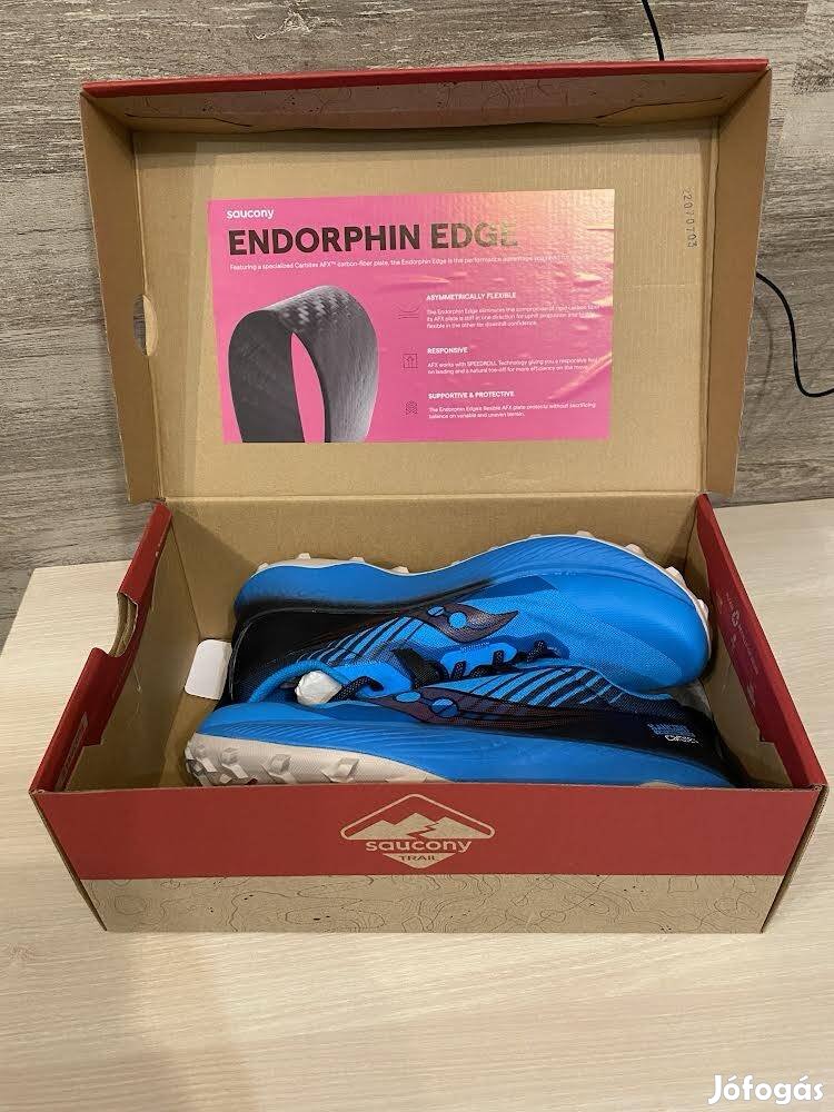 Új Saucony Endorphin EDGE futócipő