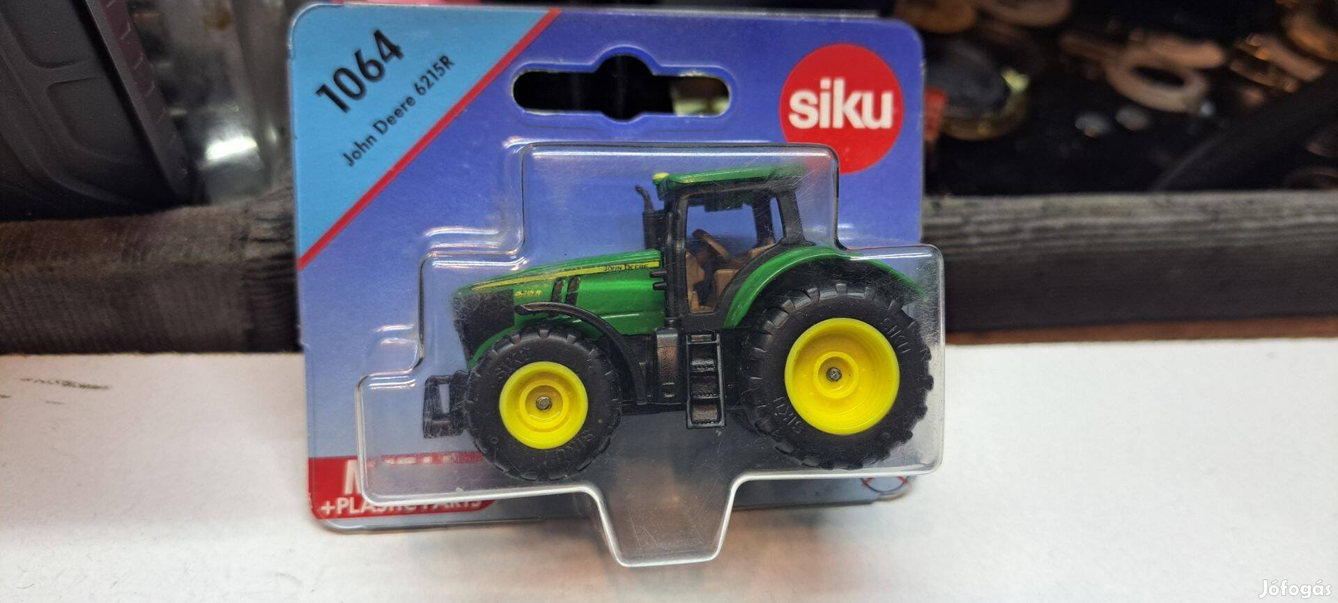 Új Siku traktor