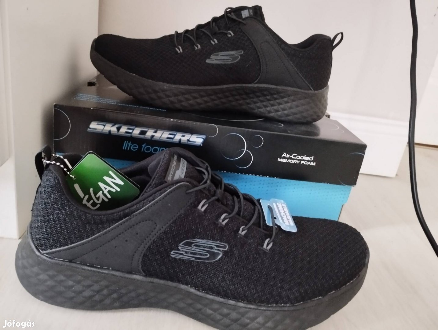 Új Skechers cipő 41 méretben 