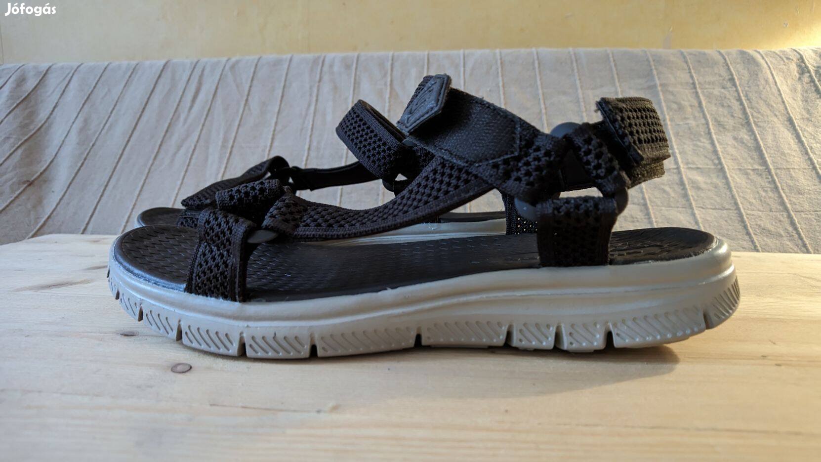 Új Skechers férfi szandál 43 méret barna