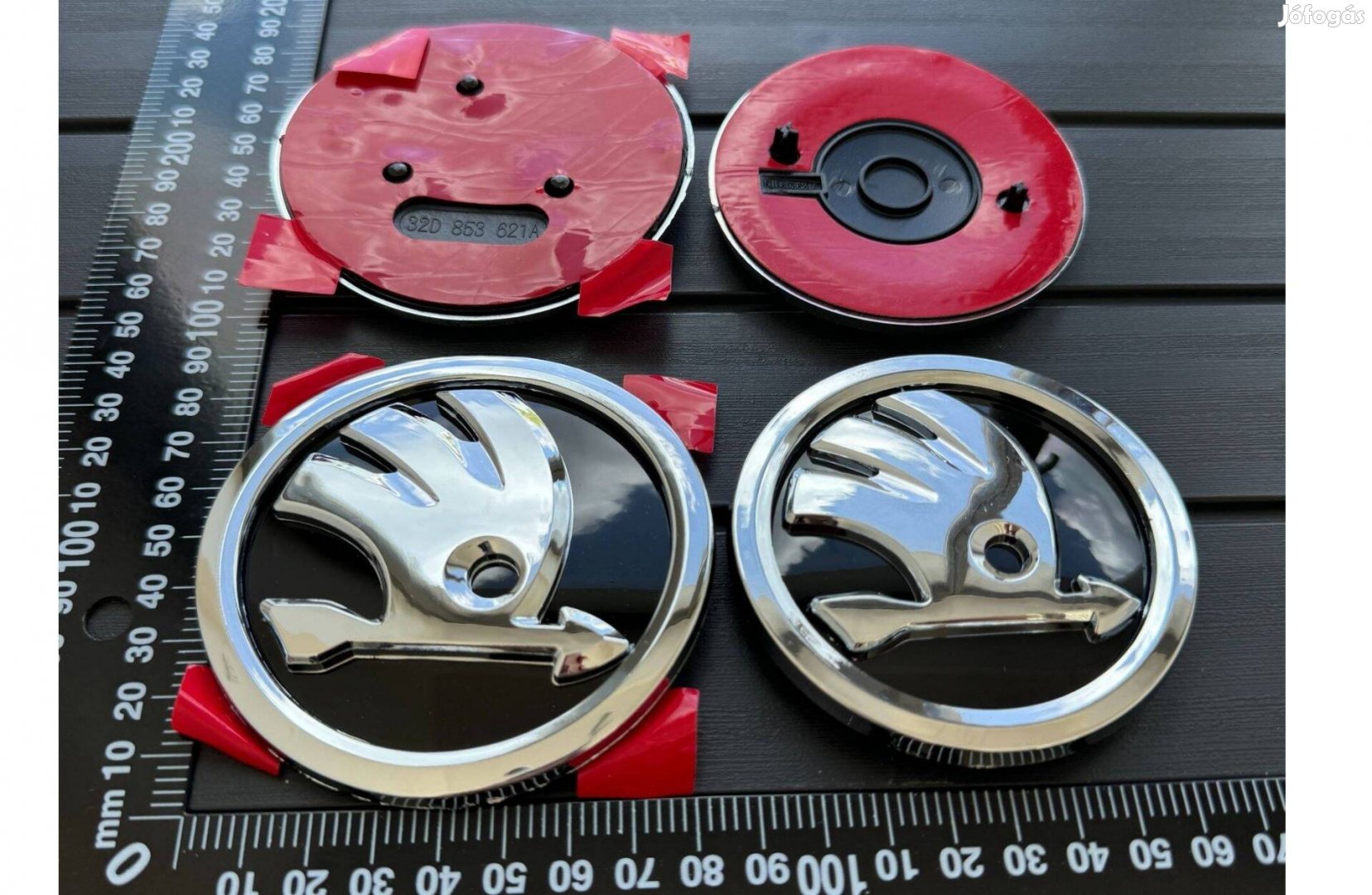 Új Skoda 80mm 90mm Embléma JEL Logo Csomgtartó Géptető