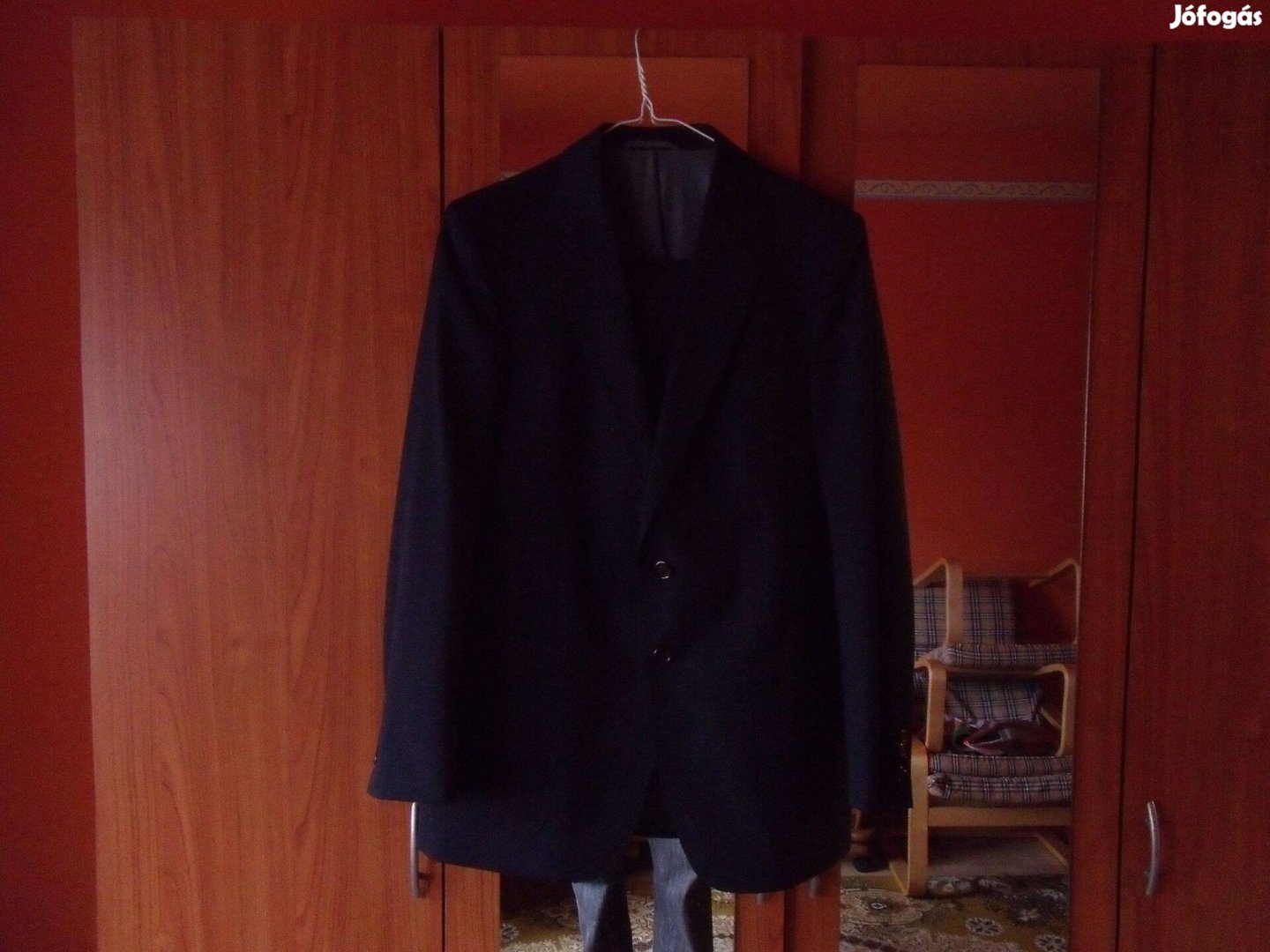 Új Styn márkáju N 173/53 méretű férfi sötétkék öltény eladó