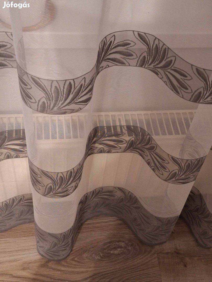 Új Szürke levél mintás bordűrös függöny (250 cm hosszú)